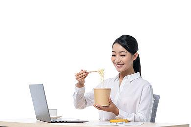 数据显示《异度神剑》开发商过半员工是美工